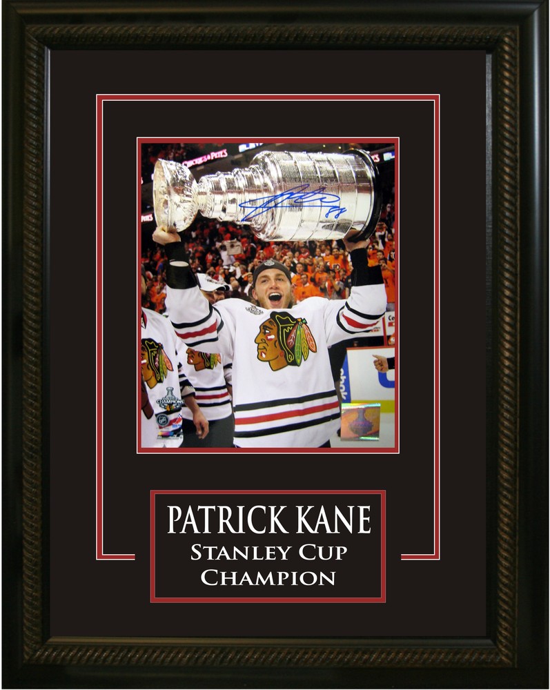 Patrick Kane - Signed & Framed 16x10