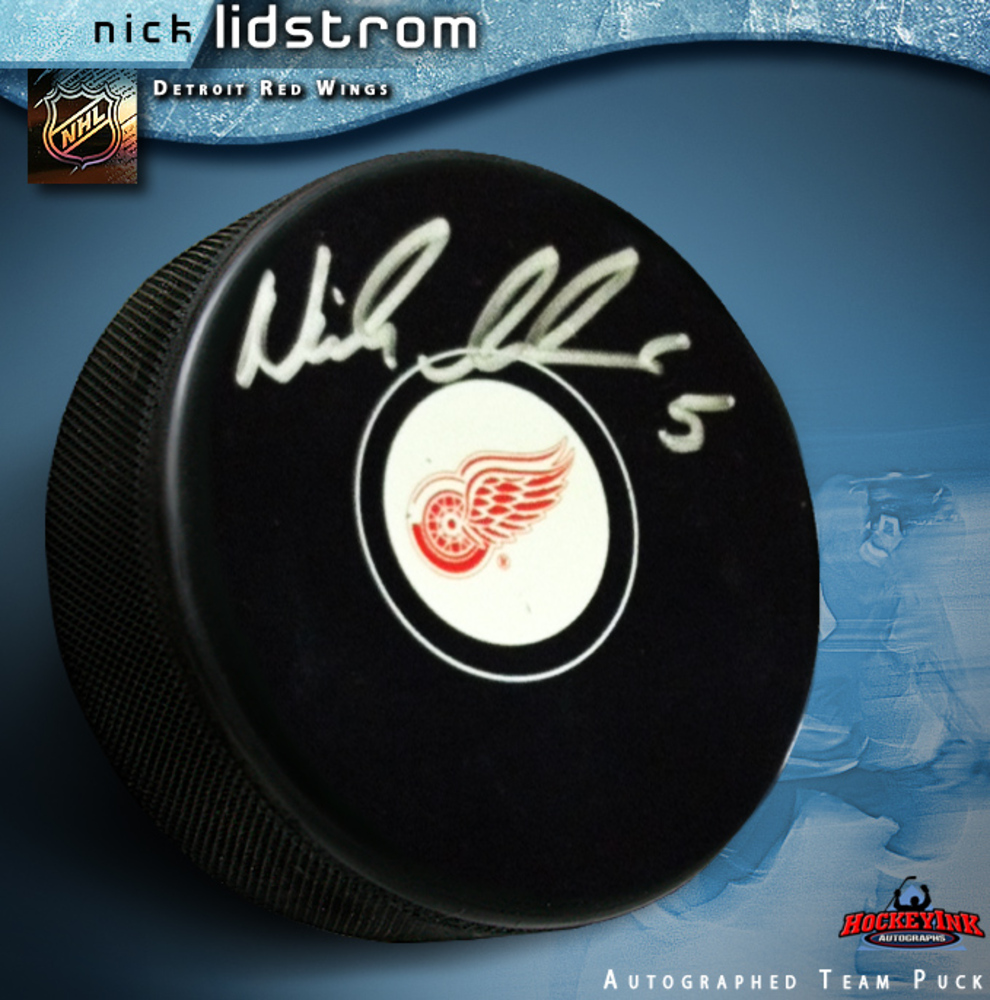 NICKLAS LIDSTROM Signed Detroit Red Wings Puck