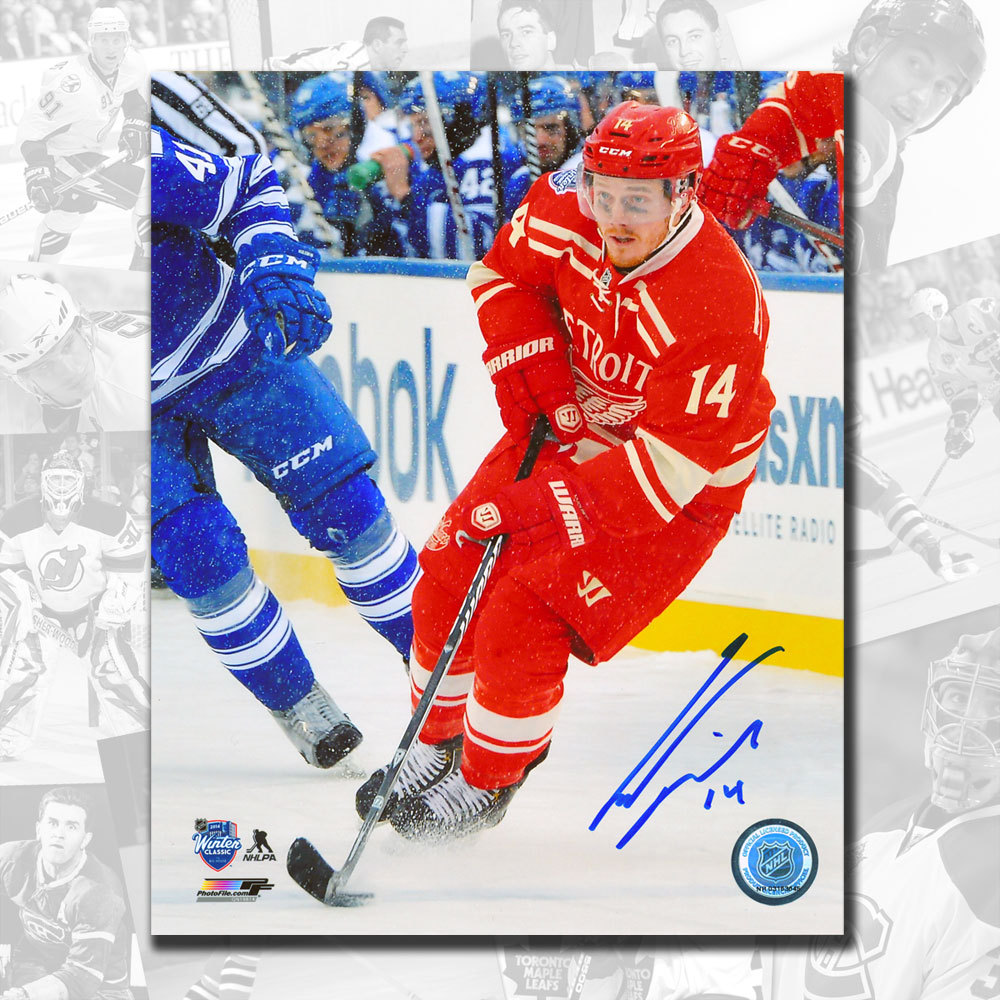 Gustav Nyquist Detroit Red Wings 2014 Winter Classic Autographed 8x10
