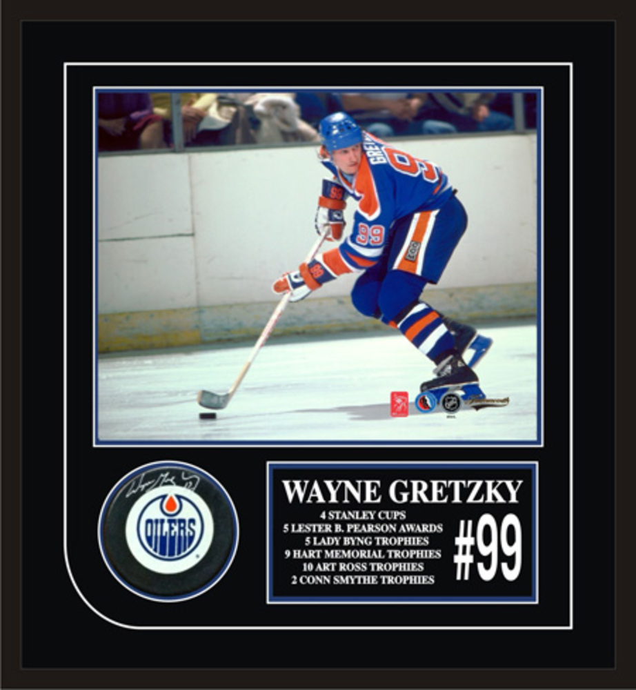 Wayne Gretzky Signed Framed Puck with Etched Mat Oilers