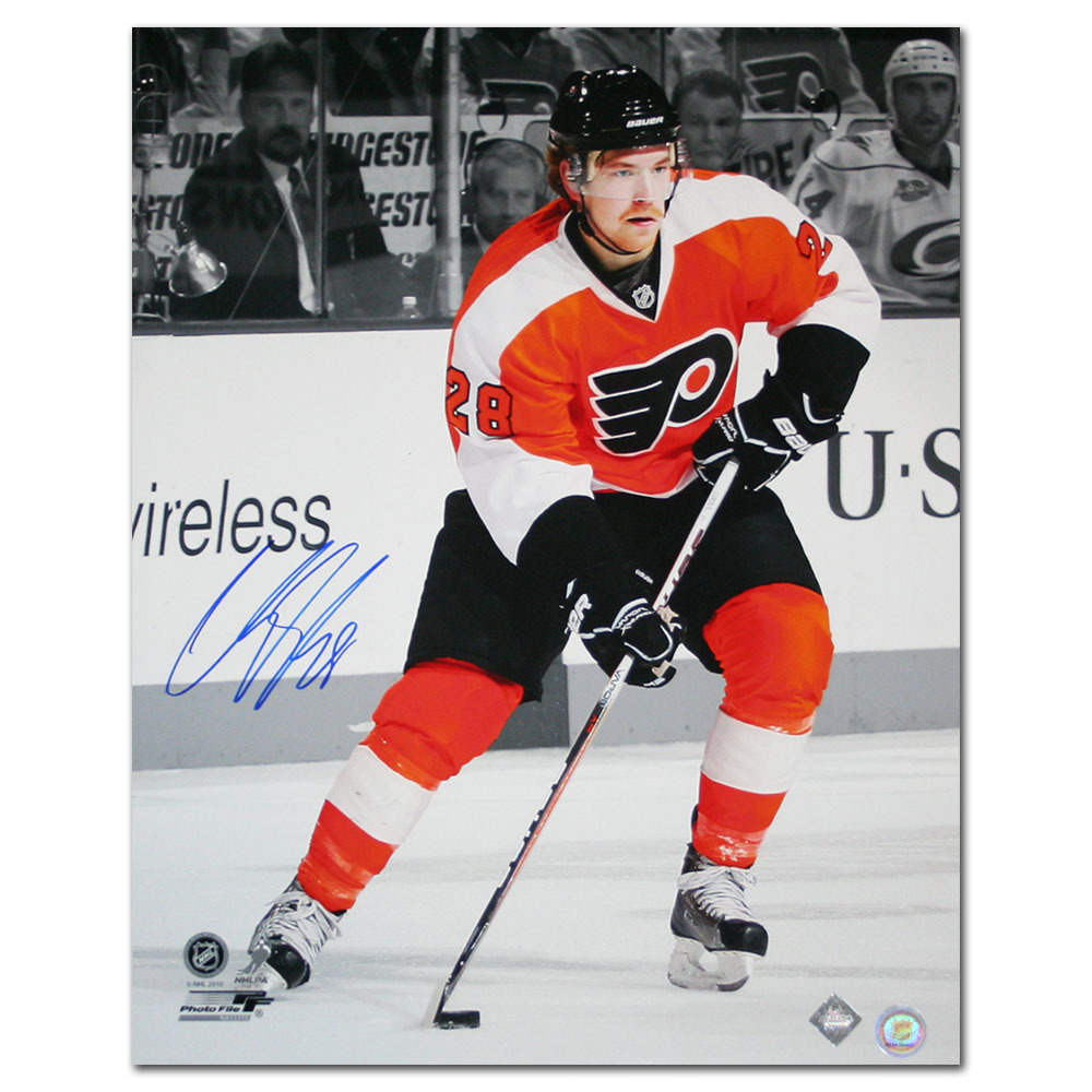 Claude Giroux Autographed Philadelphia Flyers 16X20 Photo