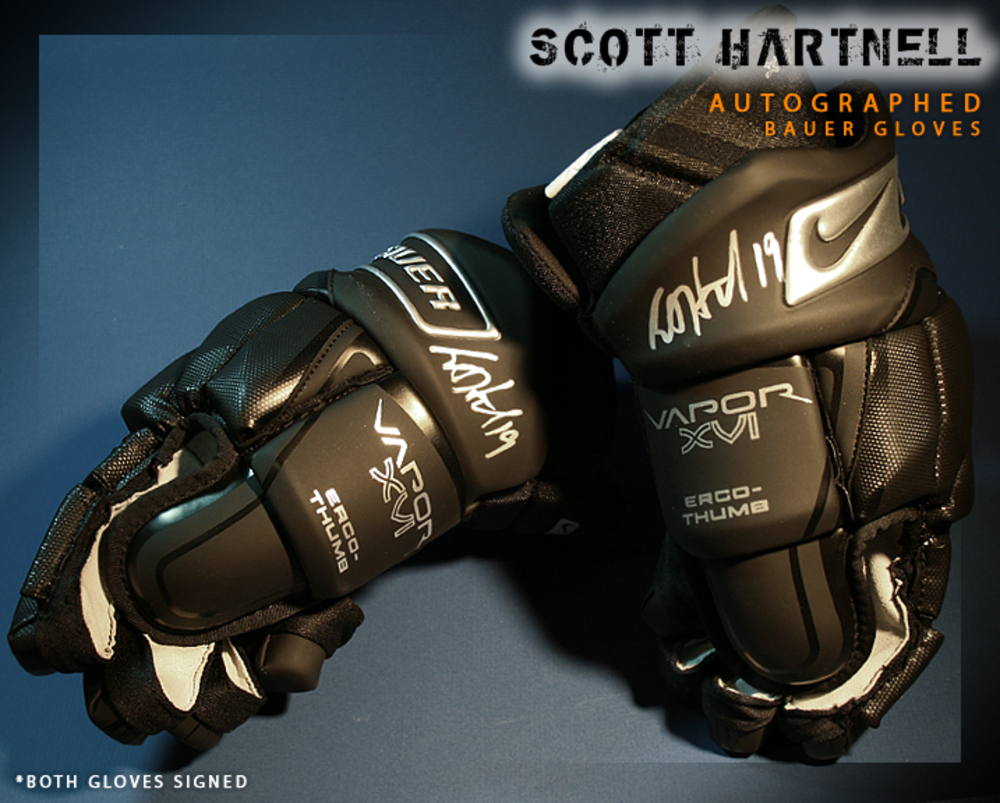 SCOTT HARTNELL Signed Philadelphia Flyers Player Brand Nike Gloves