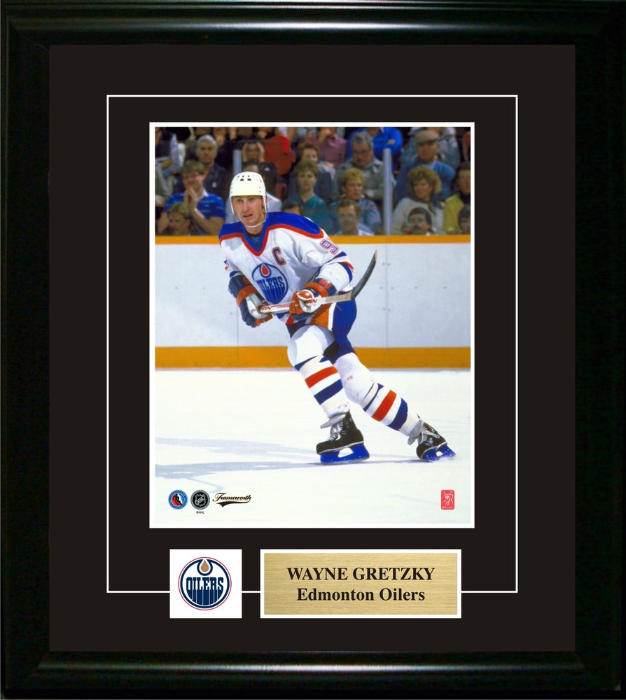 Wayne Gretzky Unsigned 8