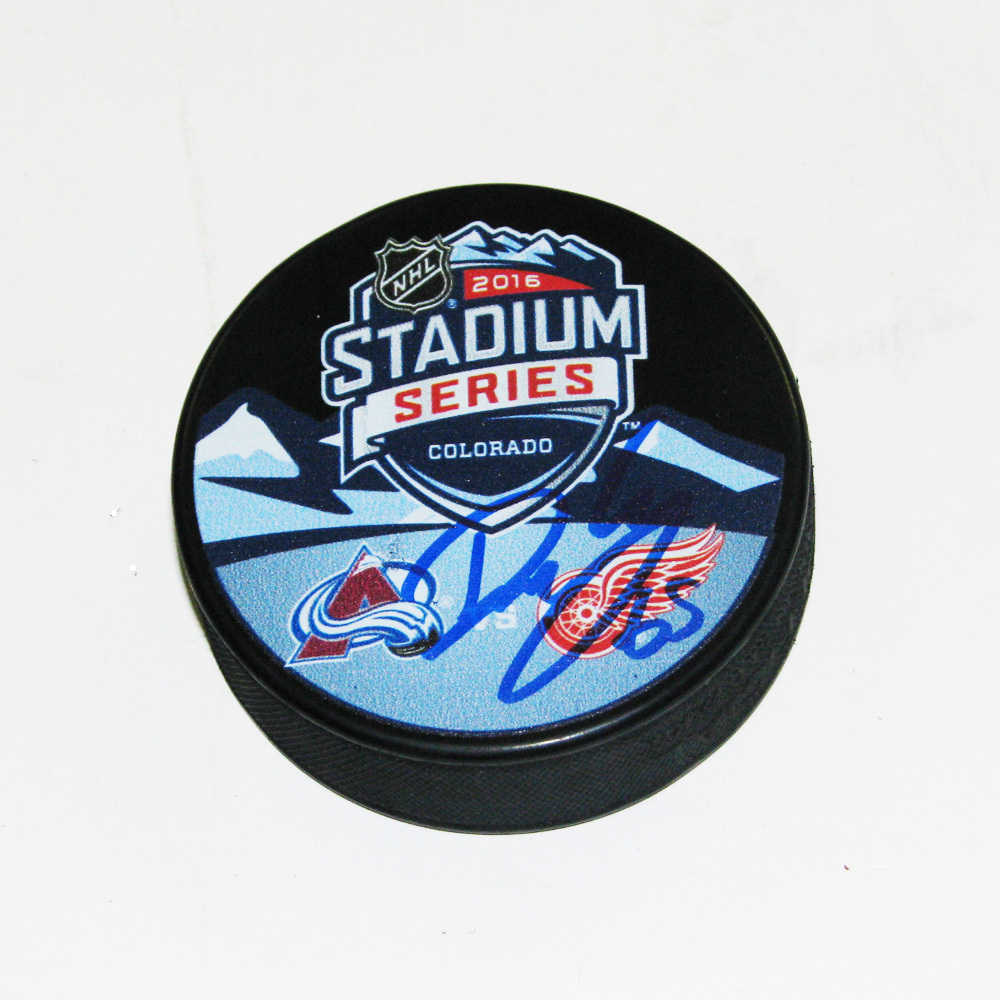 DANNY DEKEYSER Signed Detroit Red Wings Stadium Series 2016 Souvenir Puck