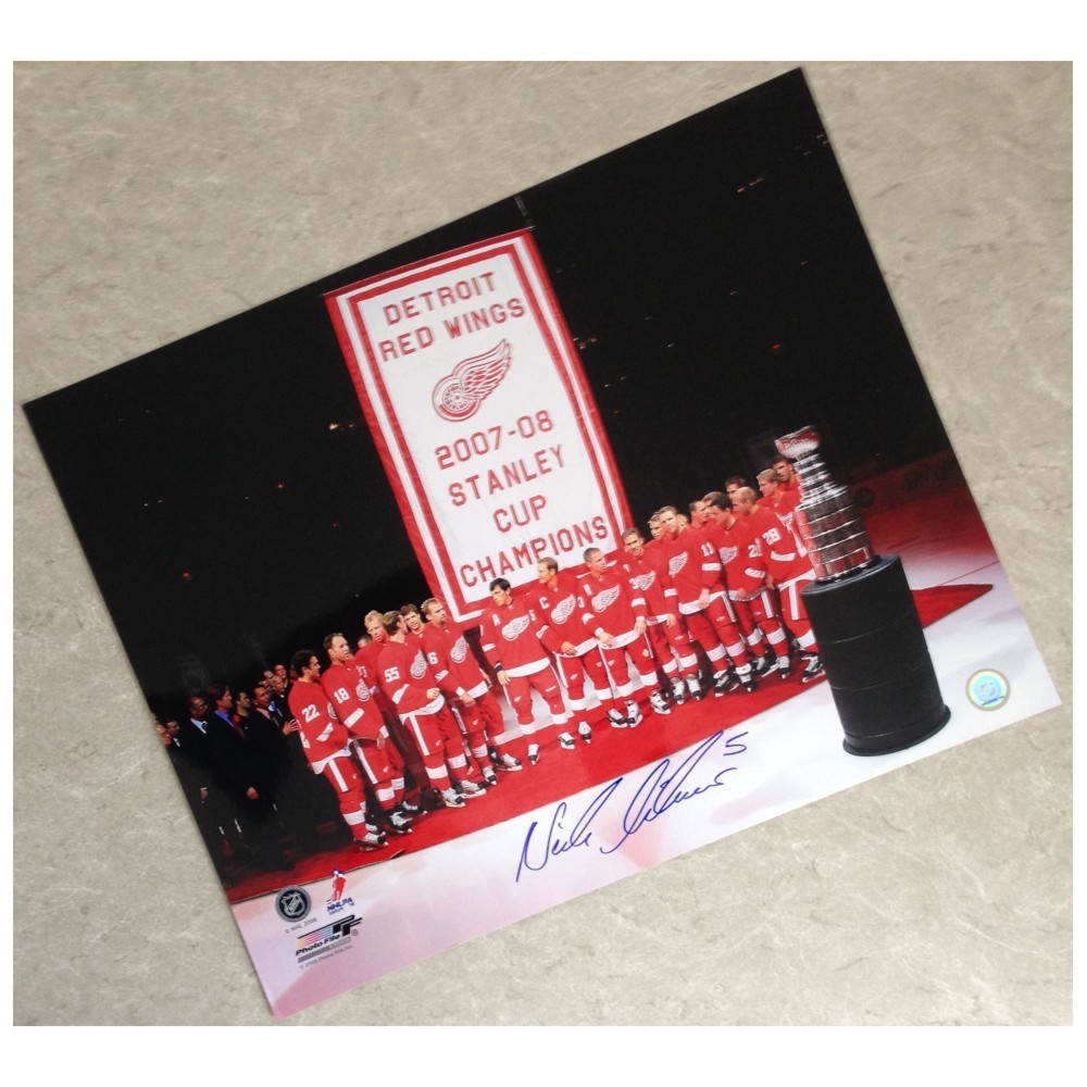 Nicklas Lidstrom Autographed Detroit Red Wings 2007-2008 Stanley Cup Banner Raising 16x20 Photo
