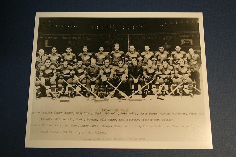 VINTAGE Detroit Red Wings 1935-1936 Team Photo