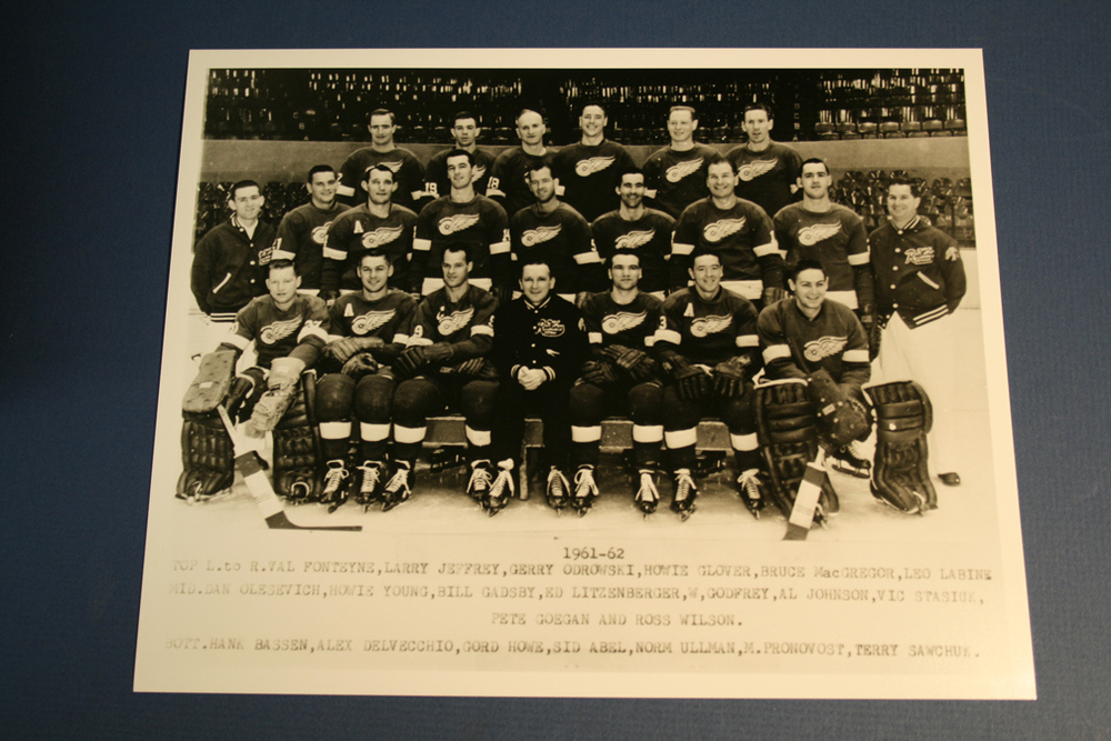 VINTAGE Detroit Red Wings 1961-1962 Team Photo