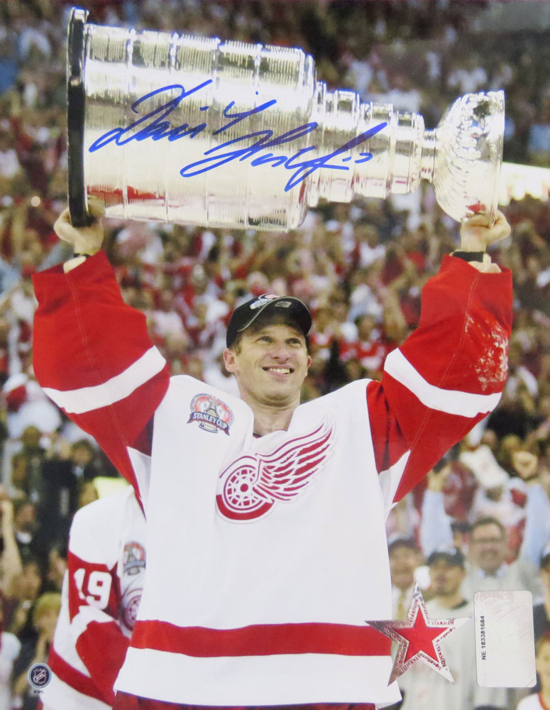 Dominik Hasek Signed Detroit Red Wings STANLEY CUP 16x20