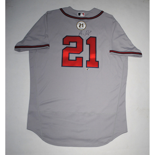 Game-Used or Autographed All auctions | Atlanta Braves Auctions