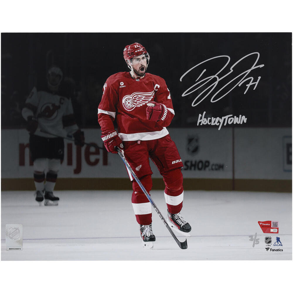 Dylan Larkin Detroit Red Wings Autographed 11