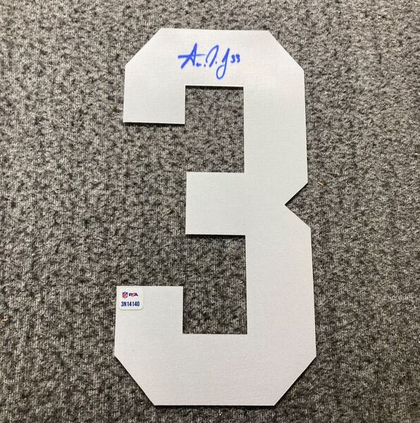 NFL - Packers Aaron Jones Signed Jersey Number