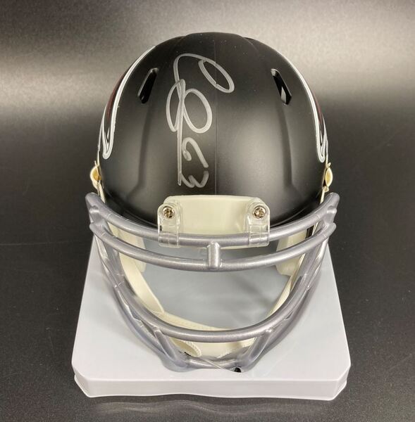 NFL - Falcons Chris Lindstrom Signed Mini Helmet