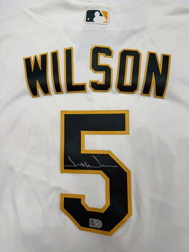 Jerseys | MLB Auctions