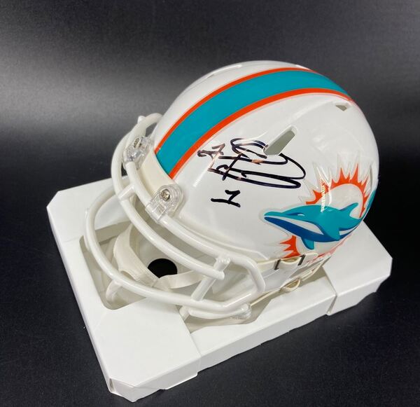 NFL - Dolphins Tua Tagovailoa Signed Mini Helmet