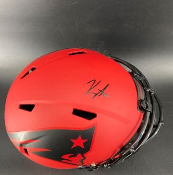 NFL - Patriots Kyle Williams Signed Rave Replica Speed Helmet