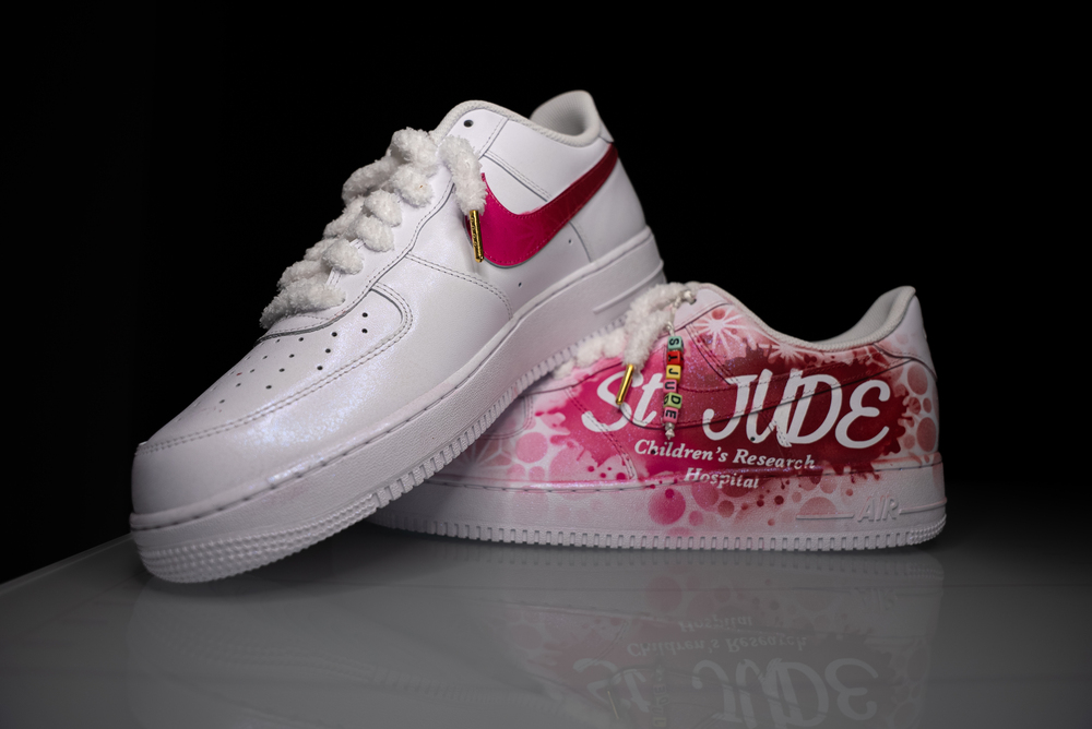 Sneaker – quarter viewrow pages_container mx-auto