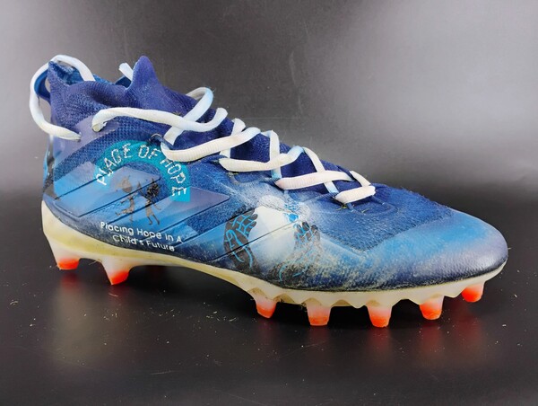 MCMC - Chiefs Ashton Gillotte Game Worn Custom Cleat 2025 Season Size 13...
