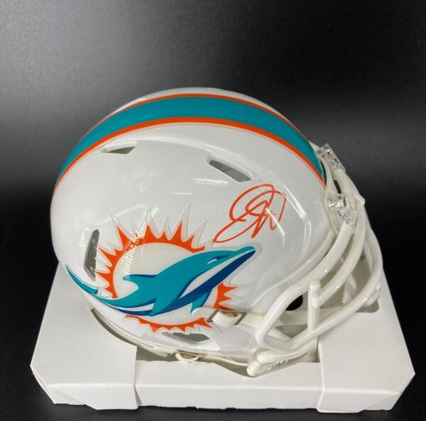 NFL - Dolphins Jaylen Wright Signed Mini Helmet