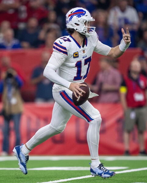 MCMC - Bills Josh Allen - 2025 Signed & Game Worn Custom Cleats - Suppor...