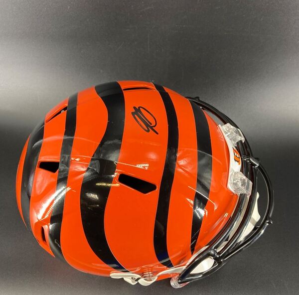 NFL - Bengals Jermaine Burton Signed Replica Speed Helmet
