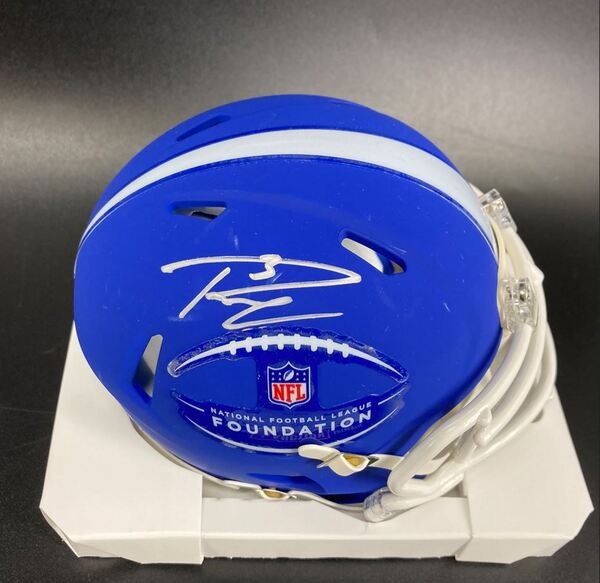 NFL - Seahawks Russell Wilson Signed NFL Foundation Mini Helmet