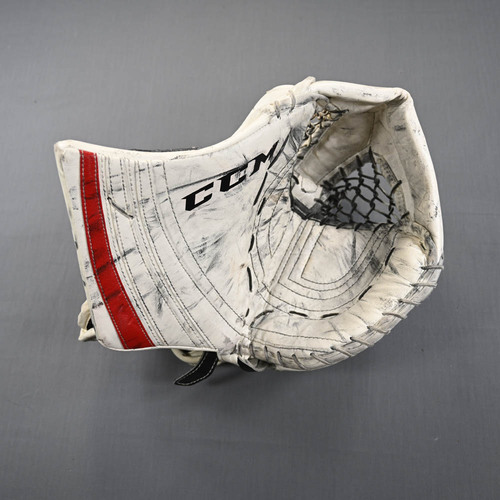 Image of Schneider, Cory<br>CCM Extreme Flex Catcher<br>New Jersey Devils<br>2013-14<br>#35