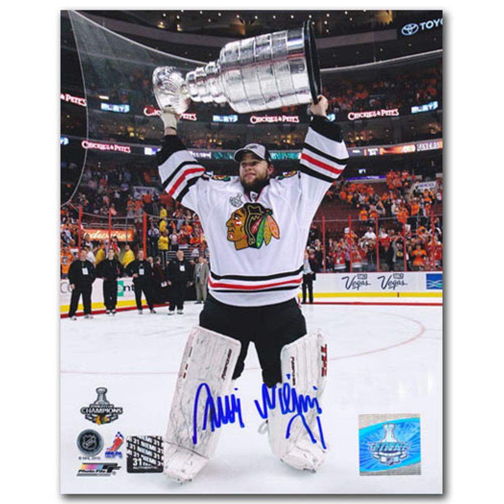 Antti Niemi Autographed Chicago Blackhawks 8X10 Photo