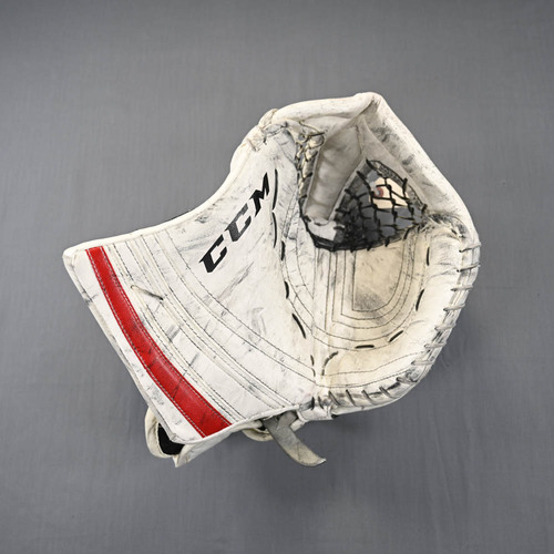 Image of Schneider, Cory<br>CCM Extreme Flex Pro Catcher<br>New Jersey Devils<br>2013-15<br>#35