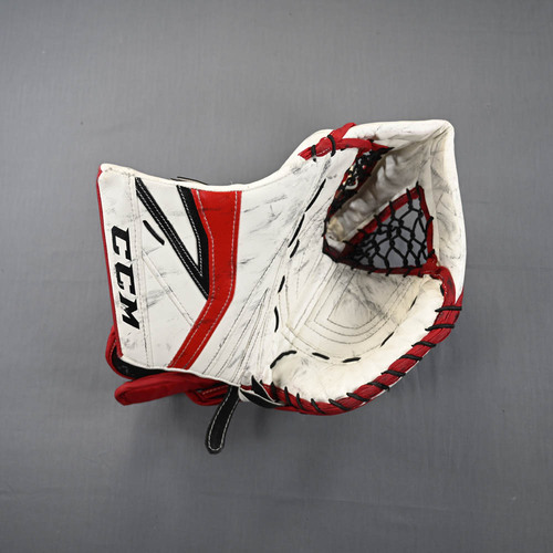 Image of Schneider, Cory<br>CCM Premier II Catcher<br>New Jersey Devils<br>2017-18<br>#35