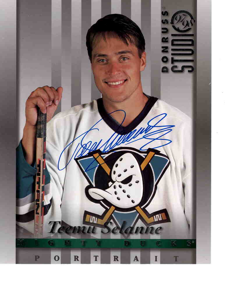 Teemu Selanne Autographed Anaheim Ducks Jumbo #18 Donruss Hockey Card