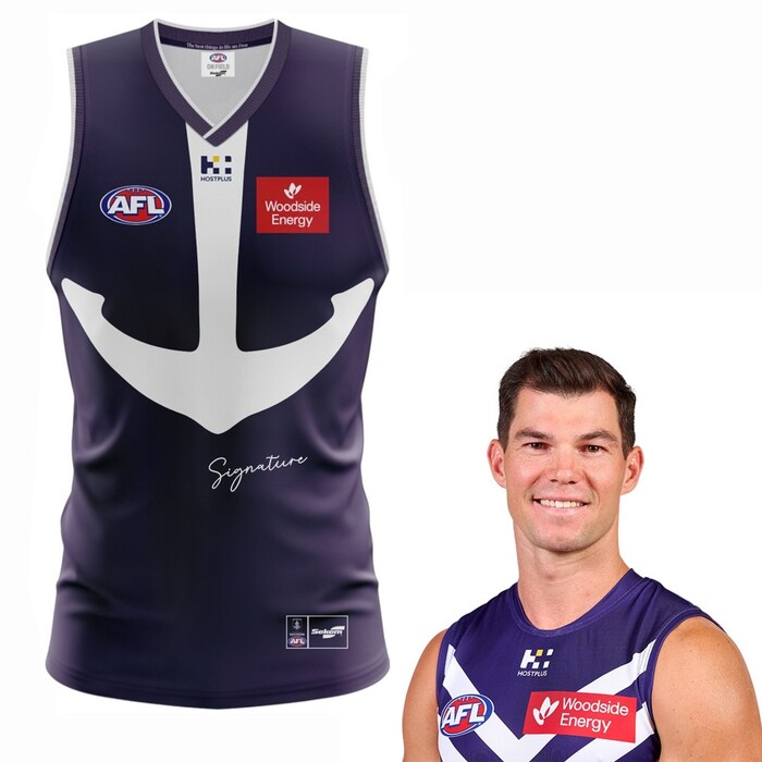 Photo of Jaeger O'Meara #2 Fremantle 2025 Retro Purple Haze Guernsey