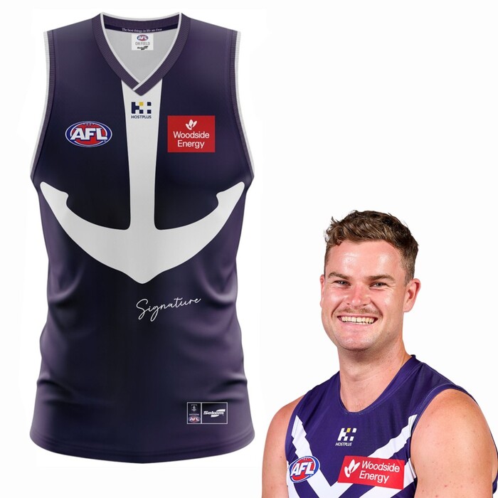 Photo of Sean Darcy #4 Fremantle 2025 Retro Purple Haze Guernsey