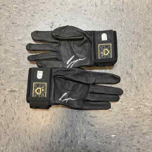 Game-Used or Autographed All Products | San Francisco Giants Auctions