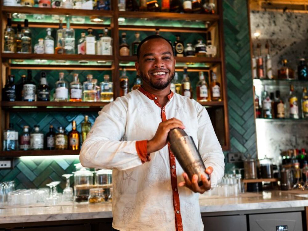 Cocktail class at the Kokoye Lounge