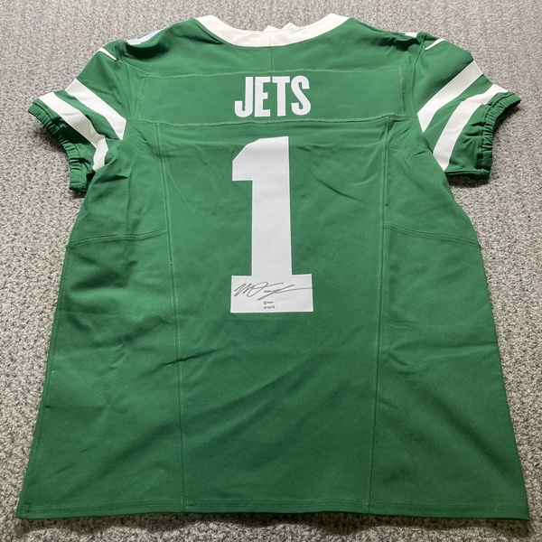 NFL - Jets Mason Taylor Signed #1 Draft Jersey