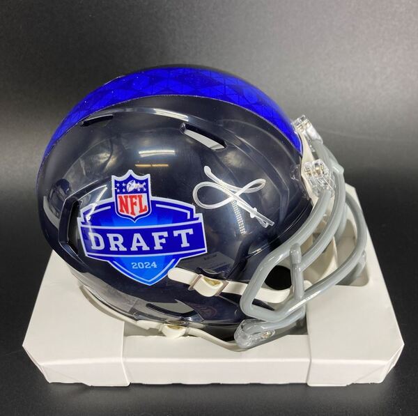 NFL - Colts Laiatu Latu Signed NFL Draft Mini Helmet