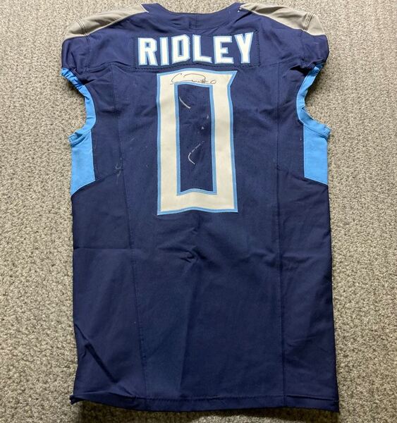 Crucial Catch - Titans Calvin Ridley Signed Game Worn Jersey (10/13/2024...