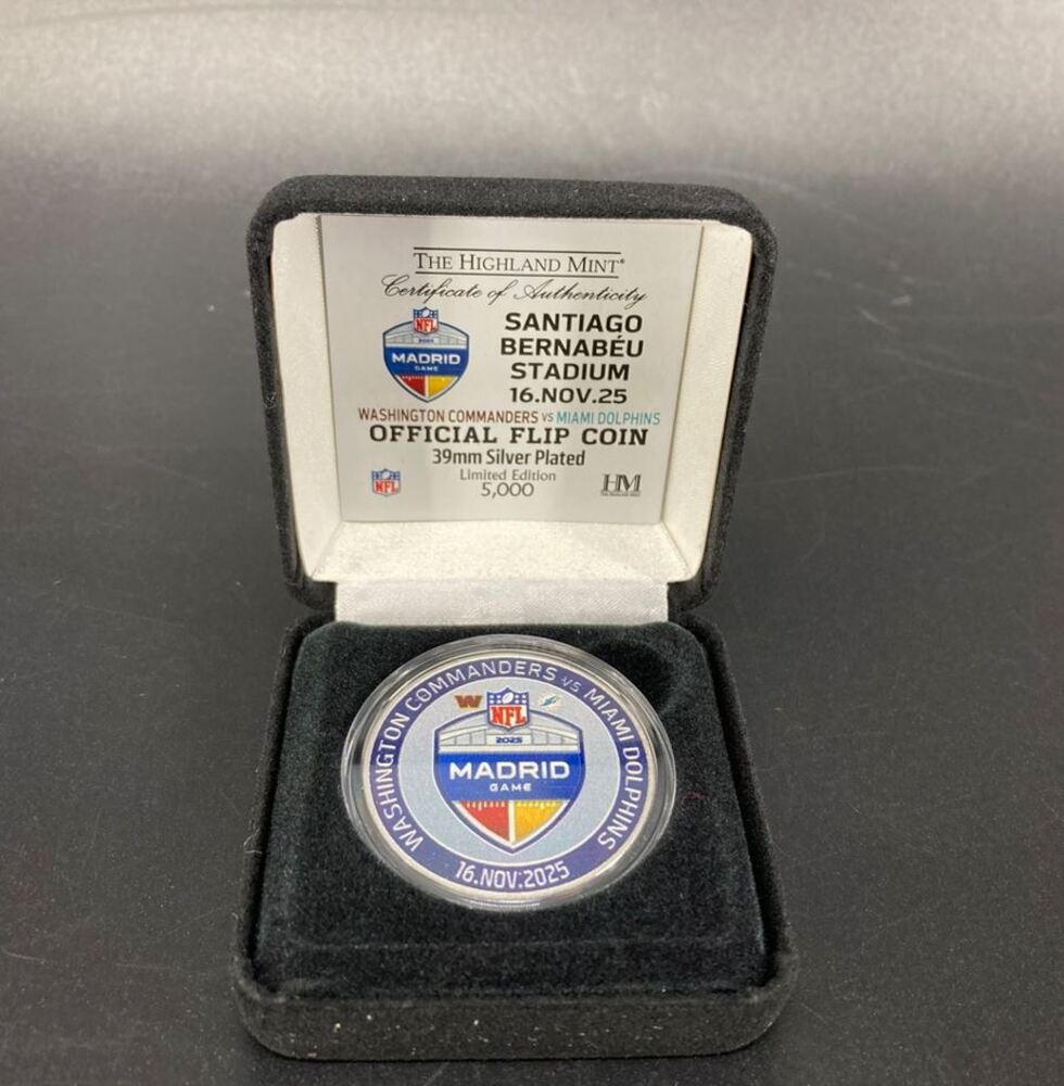 Sneaker – quarter viewrow pages_container mx-auto