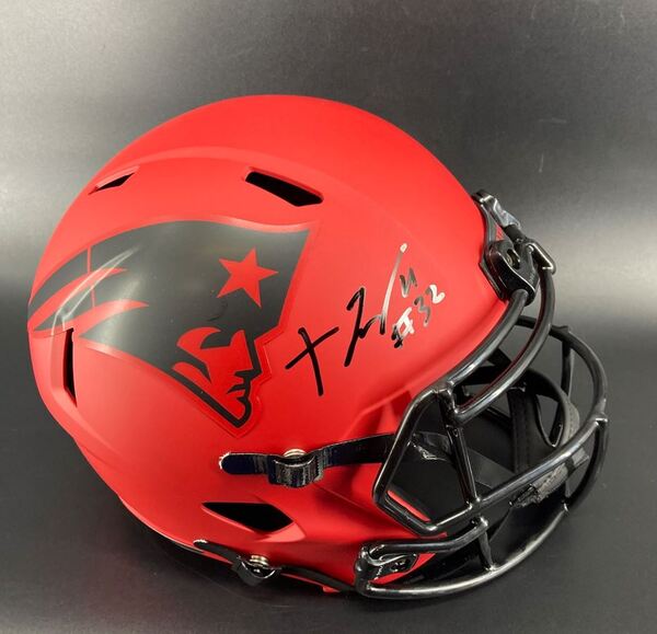 NFL - Patriots TreVeyon Henderson Signed Rave Replica Speed Helmet