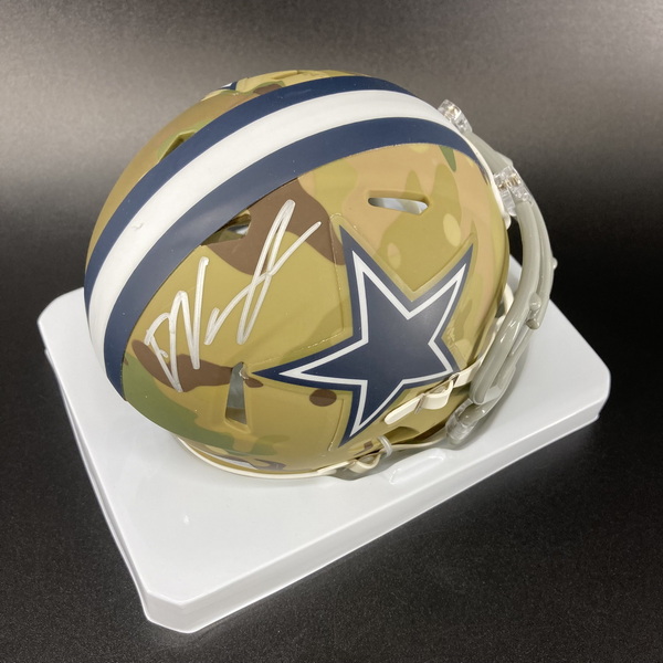 NFL - Cowboys Deuce Vaughn Signed Camo Mini Helmet