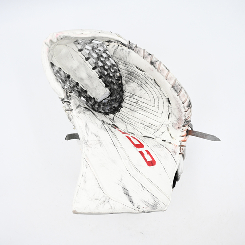 Image of Markstrom, Jacob<br>CCM EFLEX 6 Catcher<br>Calgary Flames<br>2023-24<br>#25