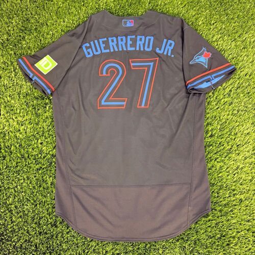 Game-Used or Autographed All auctions | Toronto Blue Jays Auctions