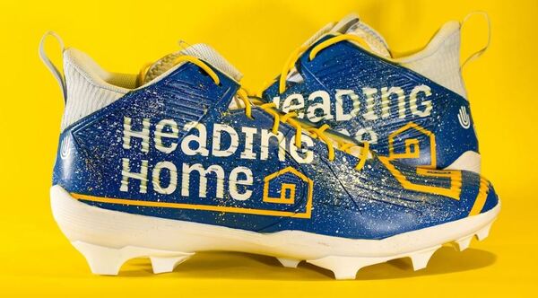 MCMC - Patriots Caeden Wallace signed - game worn on the sidelines 2025 ...