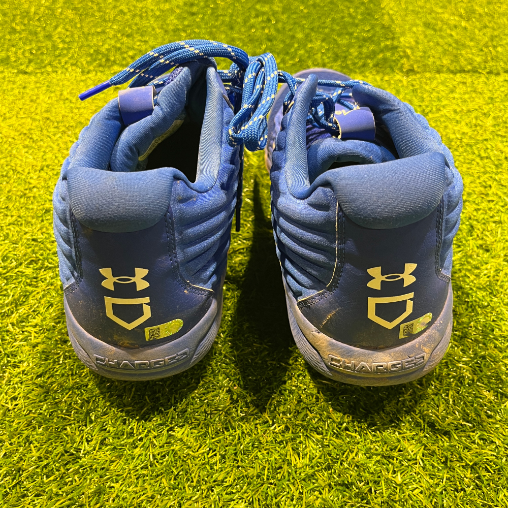 GameUsed Cleats Vinnie Pasquantino 2 for 4 (Home Run) (KCCLE 10/5