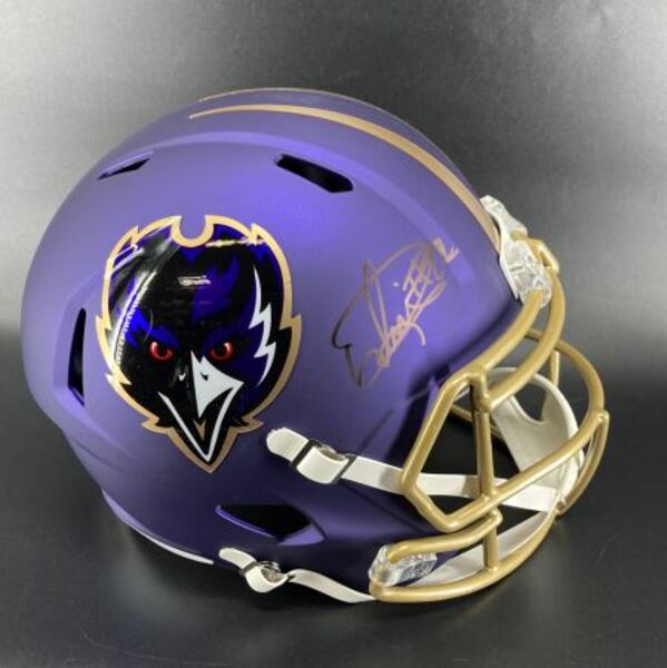 Legends - Ravens Derrick Henry Signed Replica Speed Helmet