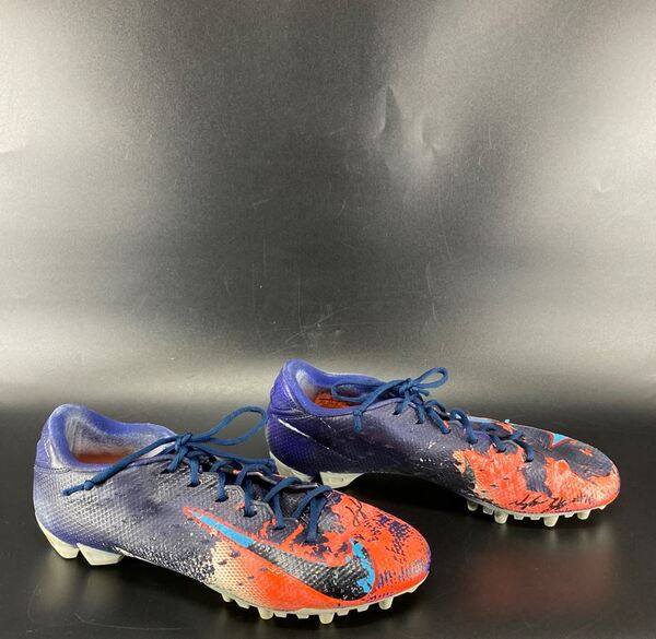 Titans - Treylon Burks Signed Cleats Size 13.5