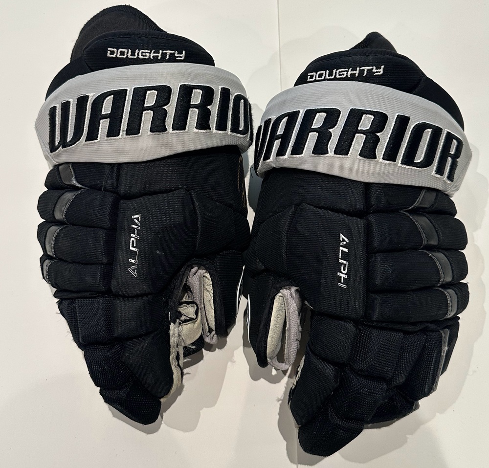 #8 Drew Doughty Game Used Gloves - Los Angeles Kings