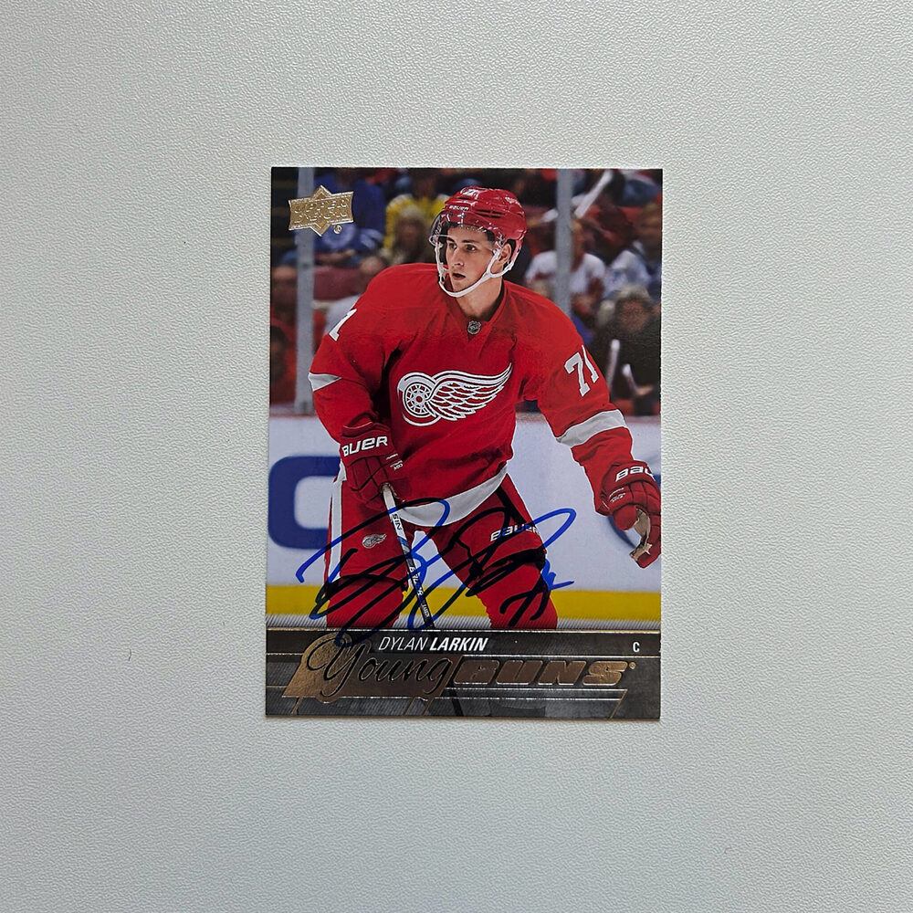 2015-16 UD Young Guns #228 DYLAN LARKIN Autographed Rookie Card