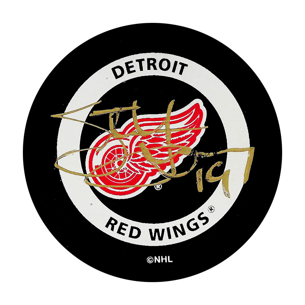 Steve Yzerman Autographed Detroit Red Wings Puck