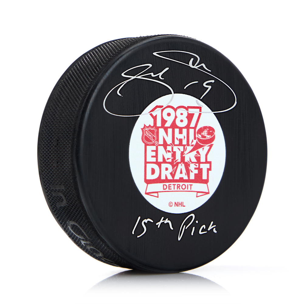 Joe Sakic Signed 1987 NHL Entry Draft Puck with 15th Pick Note